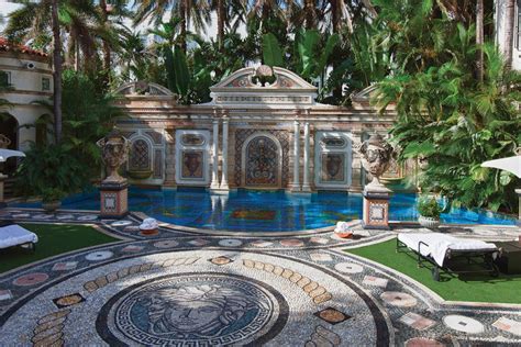 versace mansion como|gianni's Versace mansion.